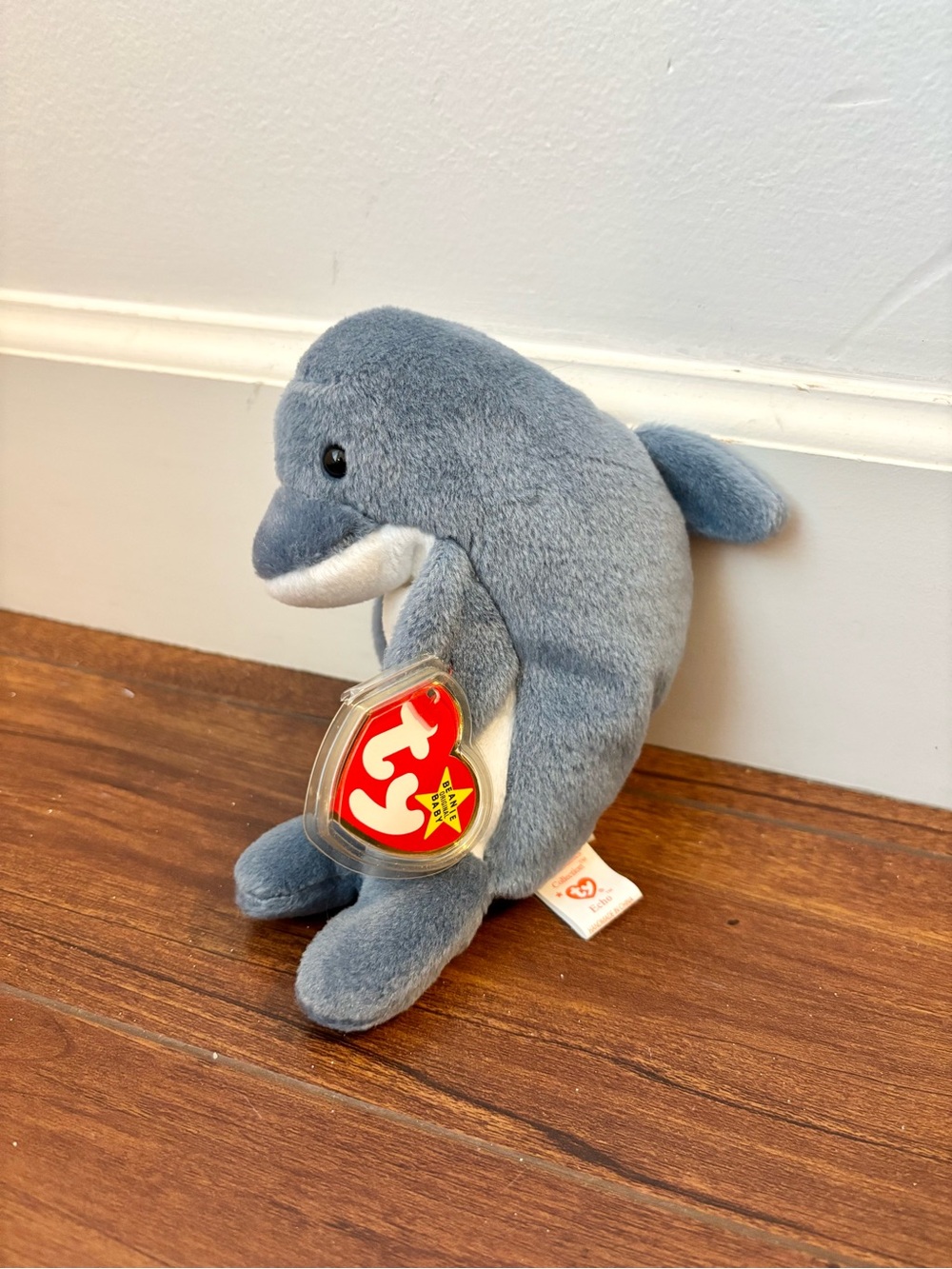 Ty Beanie Baby Blue Dolphin “Echo” Plush Toy 1996